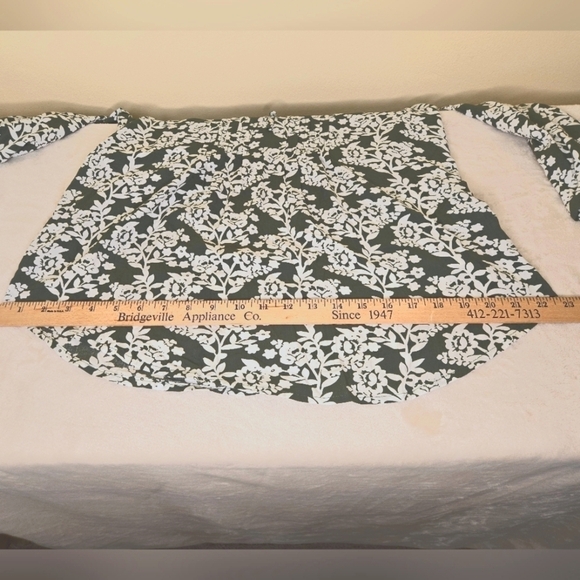 NWOT Fun2Fun V-Neck High/Low Pleated Top Dark Green/Cream Size XS - Picture 10 of 13